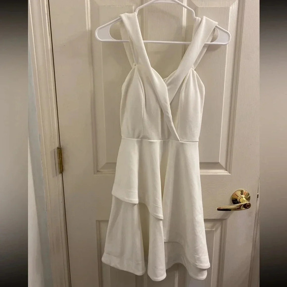 Off the shoulder white mini dress size junior 3 - Picture 1 of 3